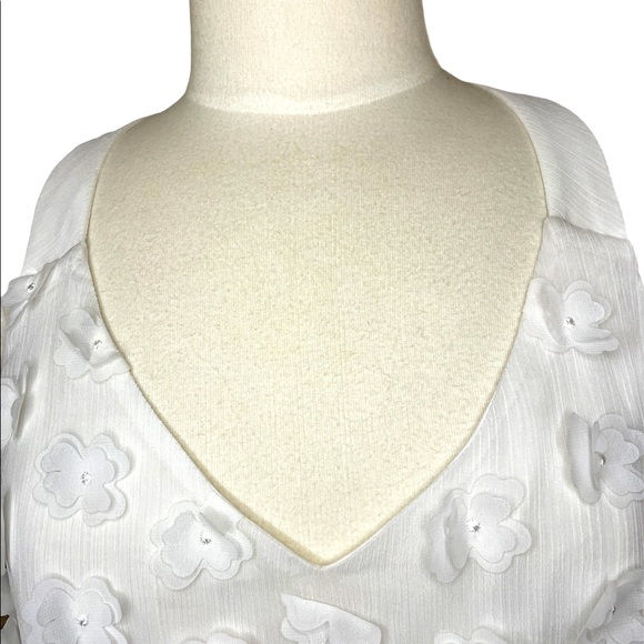 7th Avenue Women’s Blouse 3D Flowers Sleeveless - Picture 3 of 7